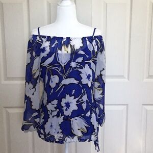 Daisy Fuentes royal floral blouse